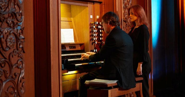 荷兰的风琴演奏家让•皮埃尔•斯蒂佛斯在奔萨音乐厅进行了演奏