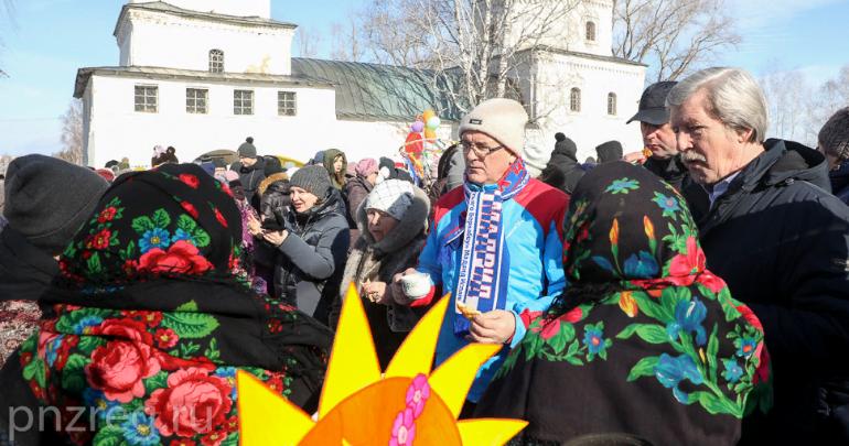 在本地区首次举行了节日活动《拉季舍夫的谢肉节》